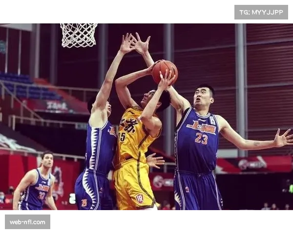 上海男篮常规赛快节奏进攻与季后赛困境对比分析