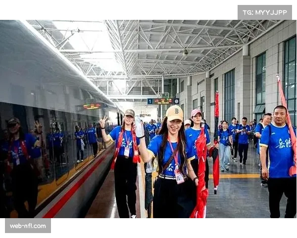 广州局集团公司开行“湘超”球迷专列，服务观赛旅客